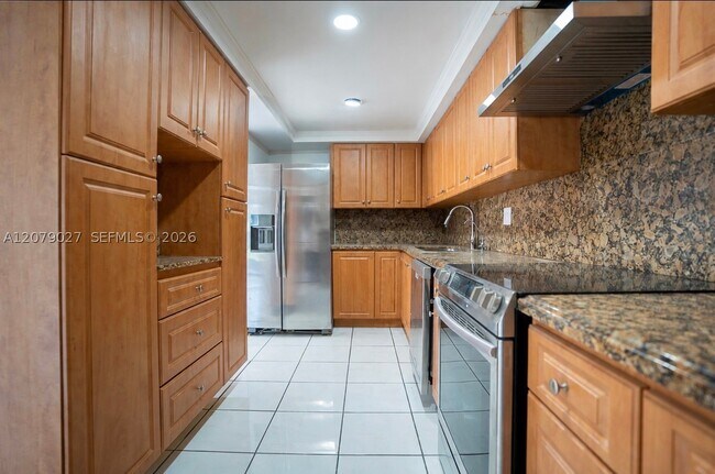 Building Photo - 14295 Kendale Lakes