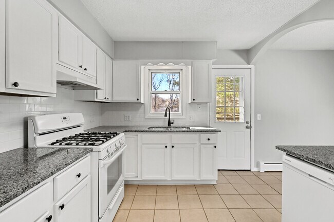 Building Photo - 16601 Eldorado St NW