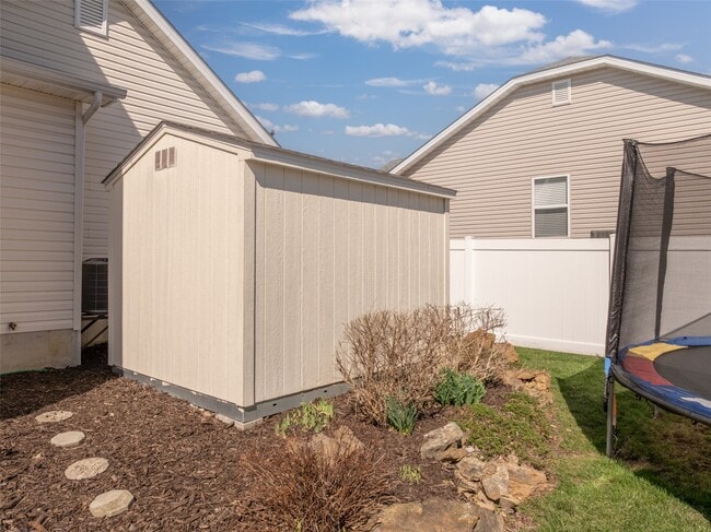 Building Photo - 1061 Dardenne Woods Dr