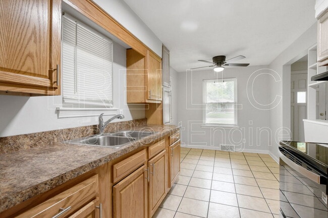 Building Photo - 3224 Patricia Dr