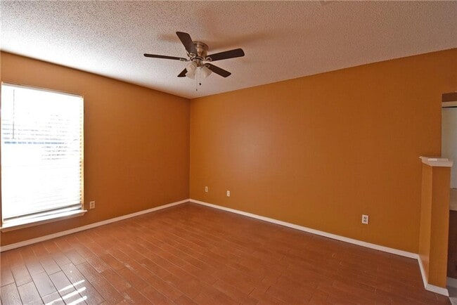 Building Photo - 12316 Dellrey Dr