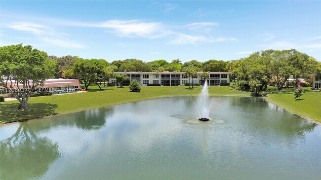 Building Photo - 3641 Oaks Clubhouse Dr