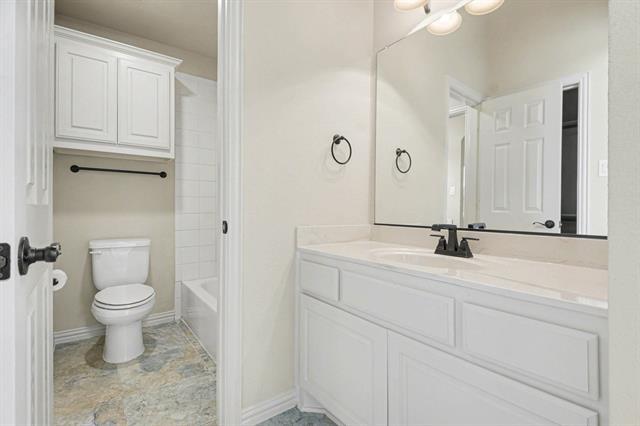 Building Photo - 708 Yarrow St