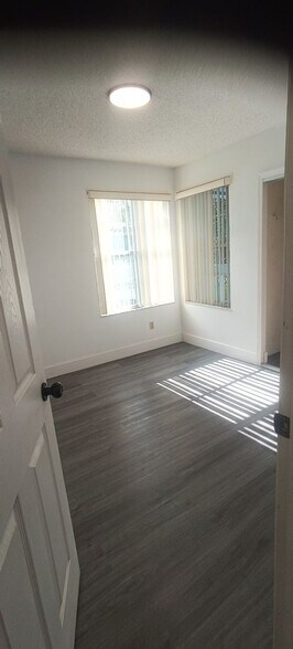 Building Photo - 2719 N Poinciana Blvd