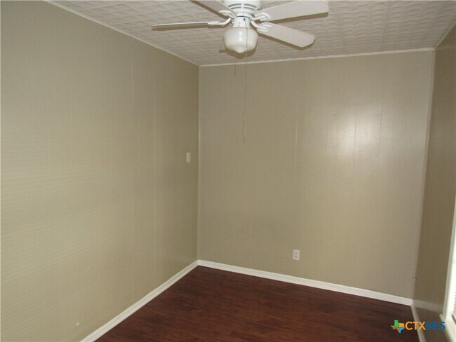 Building Photo - 1325 S 17th St