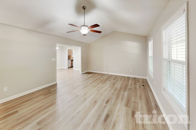 Building Photo - 1614 Barbara Ann Cir
