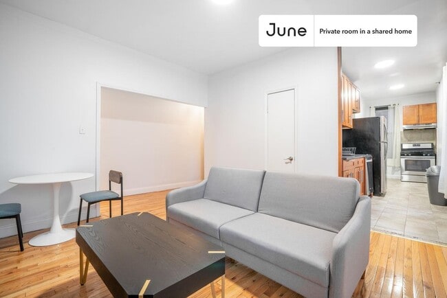 Building Photo - Private bedroom in 4 bed/1 bath Home