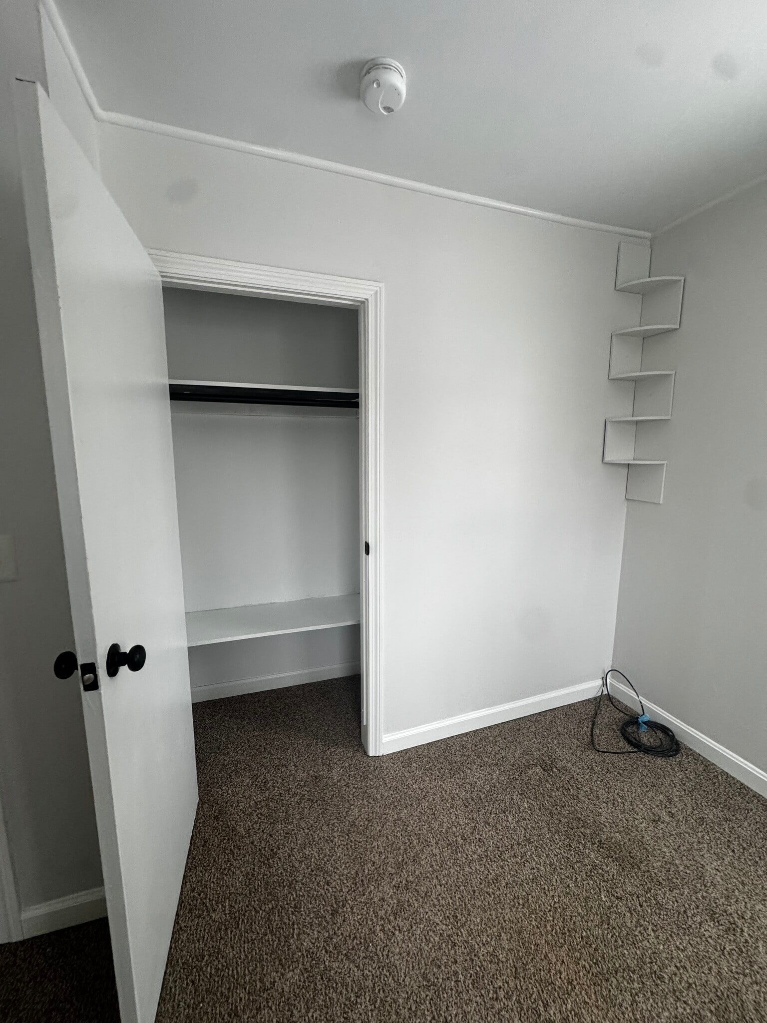 Building Photo - 150 Ethan Allen Pky