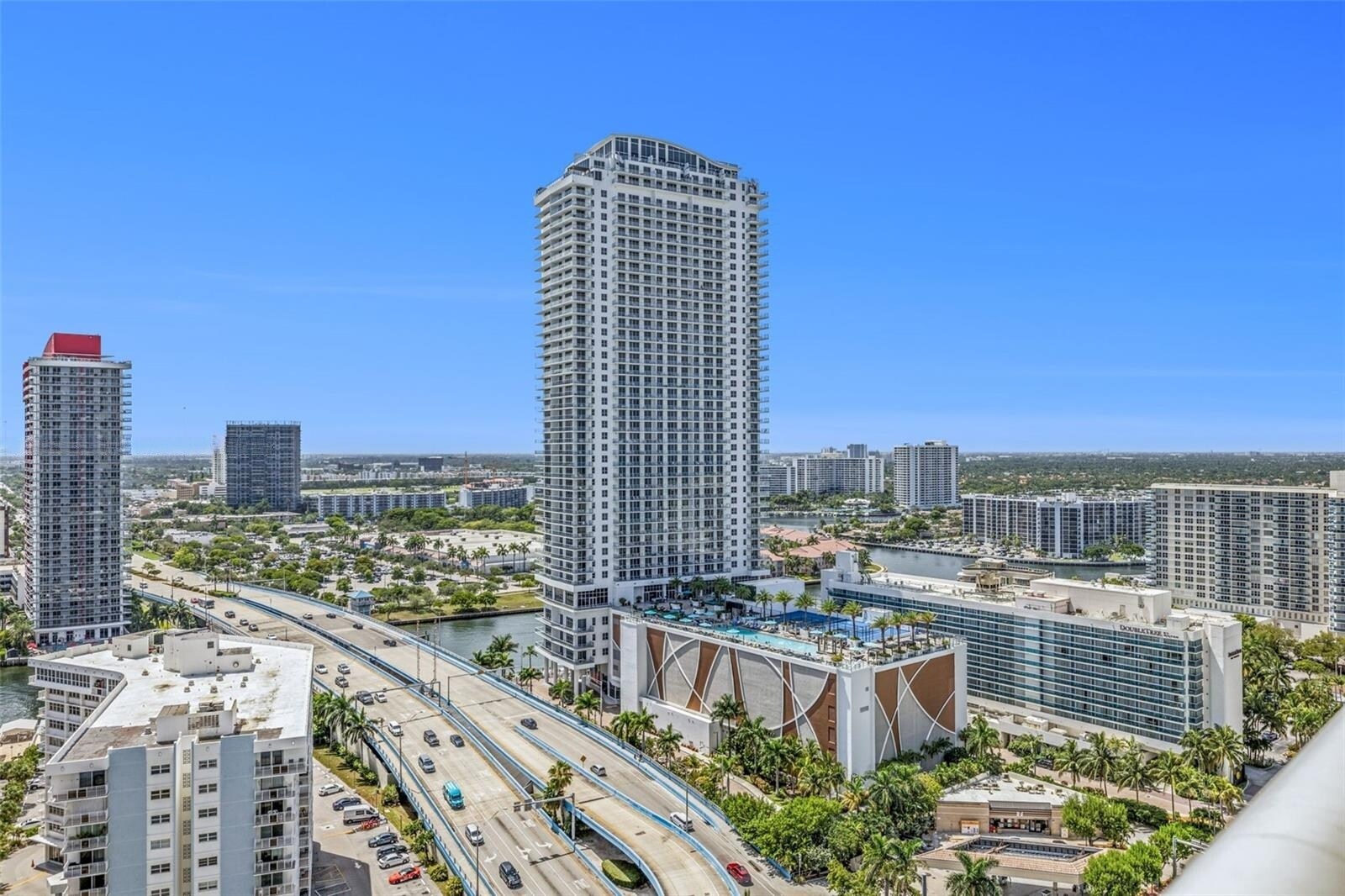 Building Photo - 1800 S Ocean Dr