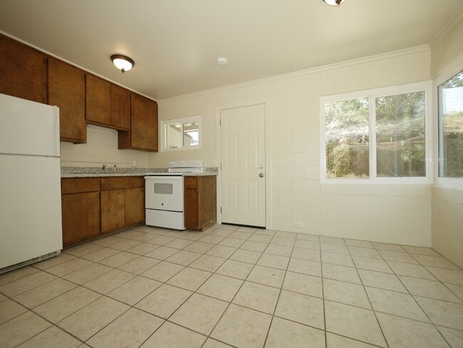 Building Photo - 606 Mountain Ranch Rd