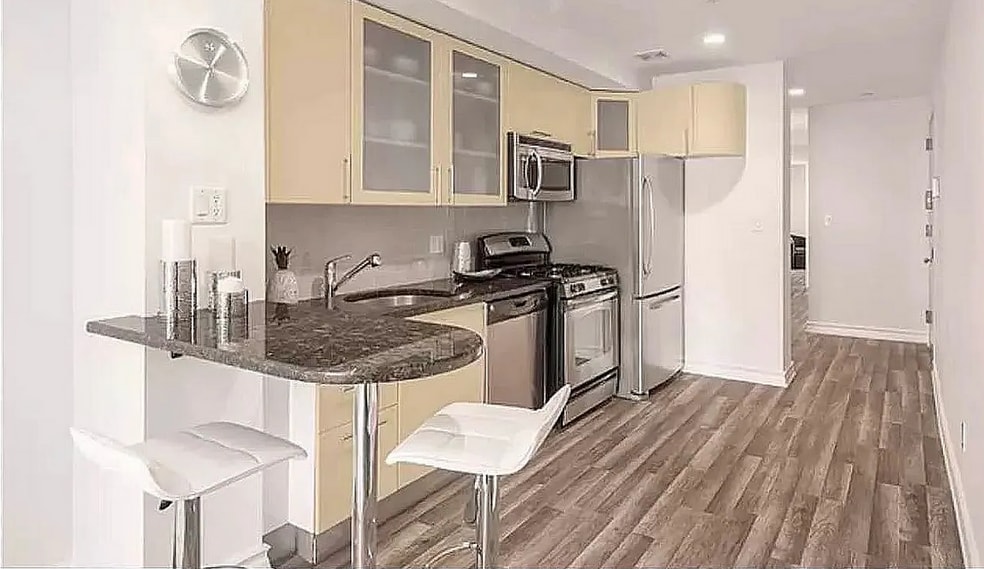 Building Photo - 536 N Van Ness Ave