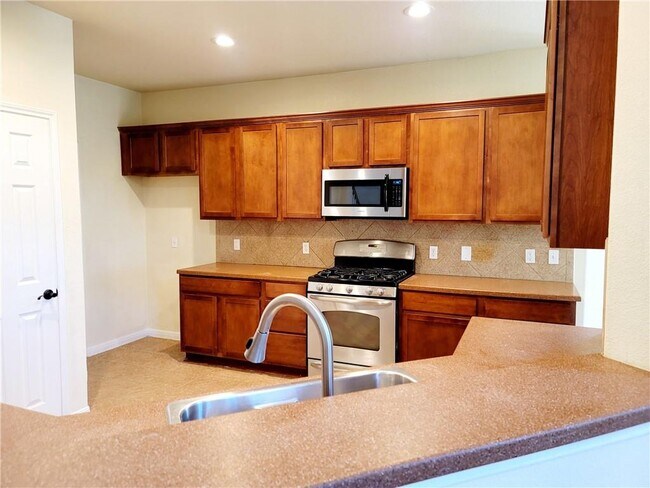 Building Photo - 2103 Ariella Dr
