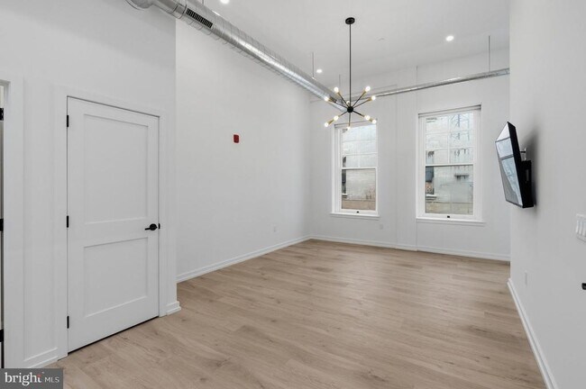 Building Photo - 203 S 13th St