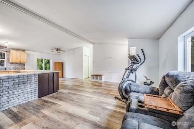 Building Photo - 3 bedroom in Timberlakes
