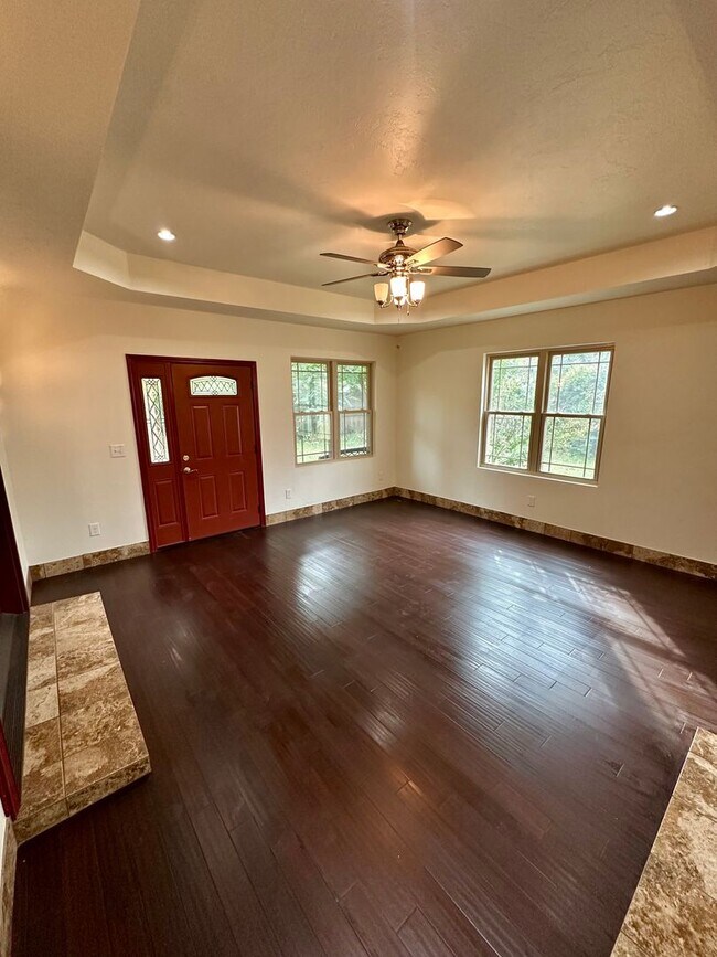 Building Photo - Immaculate major remodeled executive home ...