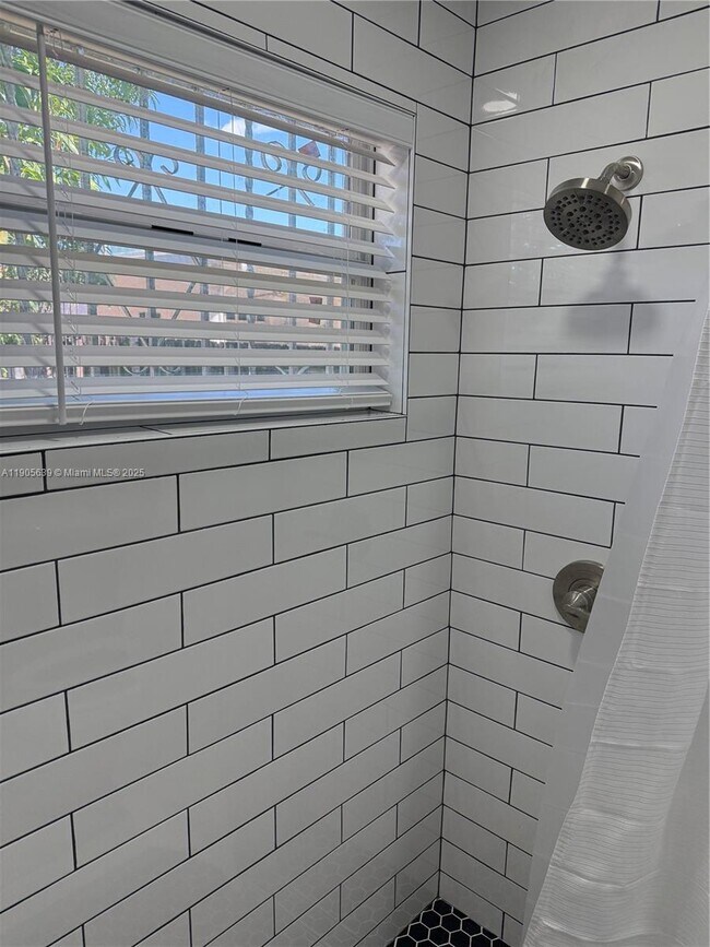 Building Photo - 4440 SW 1st St