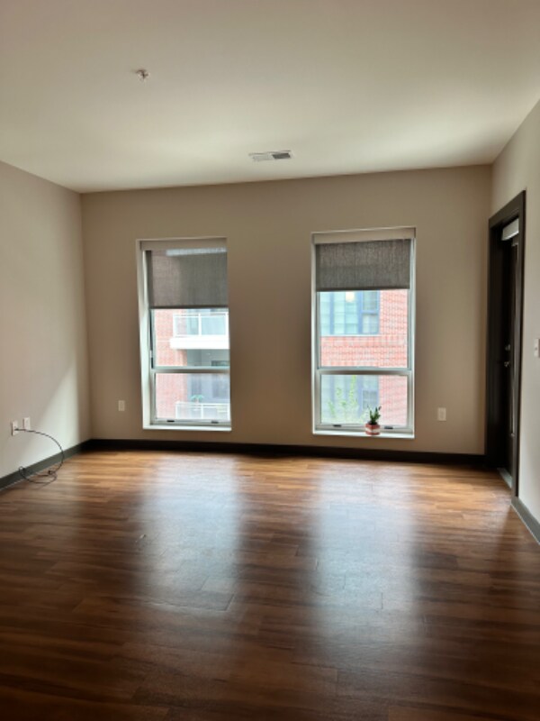 Building Photo - 6580 Longshore St