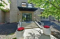 Building Photo - 8555 One W Dr