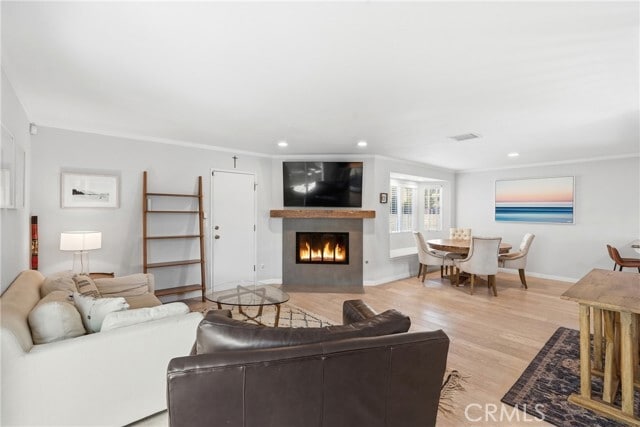 Building Photo - 2213 Dufour Ave