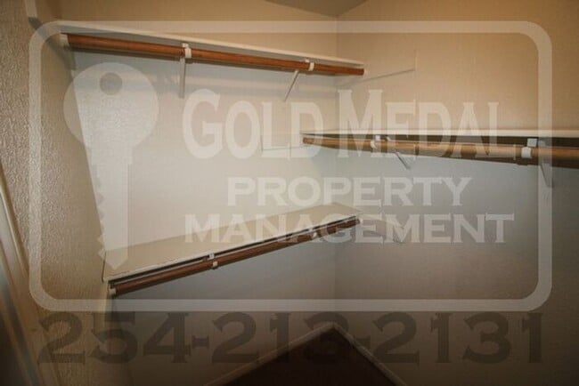 Building Photo - 2703 Lucille Dr