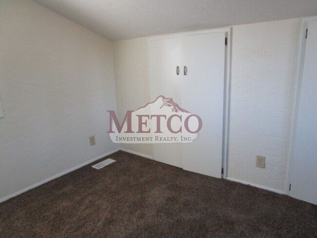 Building Photo - 16701