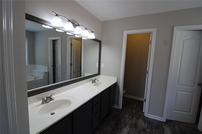 Building Photo - 1525 Woodpoint Way