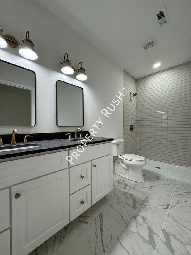 Building Photo - 1852 Wilberforce St