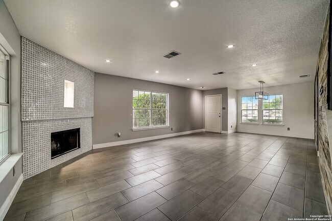 Building Photo - 9759 Bronson Creek