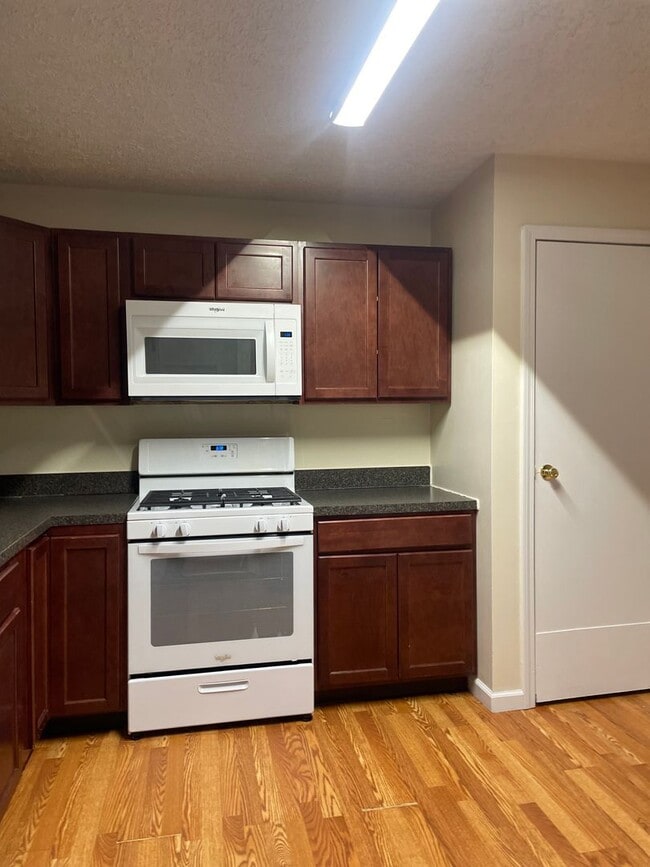 Building Photo - 8986 King Graves Rd NE