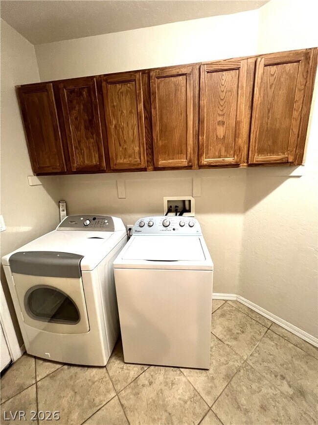 Building Photo - 4205 Gliding Gulls Ave
