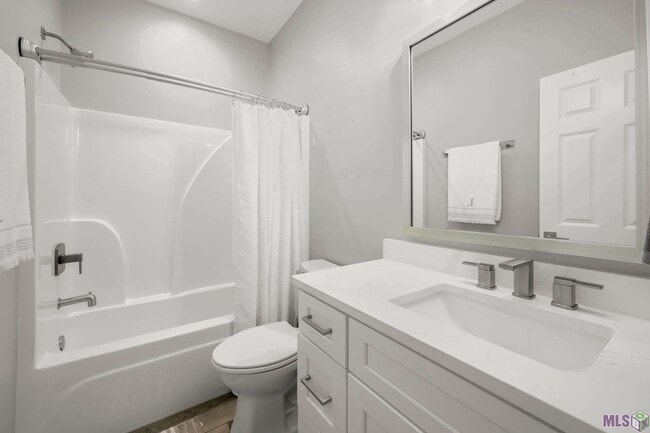 Building Photo - 820 S Audubon Pl Ave