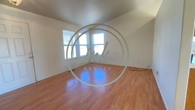 Building Photo - Three Bedroom Single Family Home in Fernle...