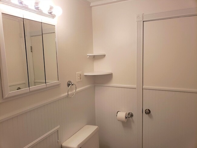 Building Photo - 33 Jacqueline Rd