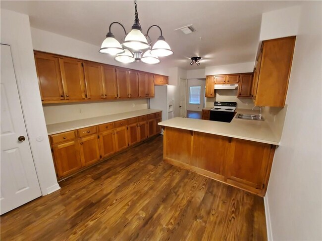 Building Photo - 108 Verna Spur