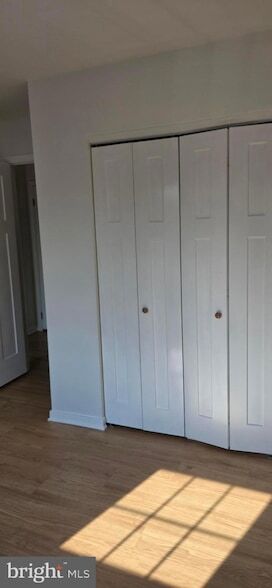 Building Photo - 165B Leeds Ct W