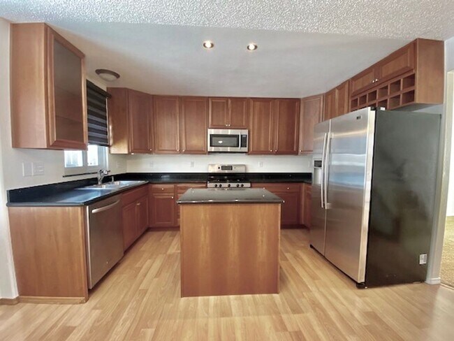 Building Photo - Spacious Briargate 4 Bedroom/3.5 Bathroom Home with huge Yard