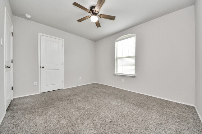 Building Photo - 8302 Rose Petals Ln