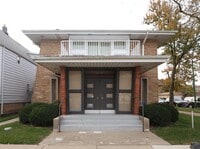 Building Photo - 6157 W Belmont Ave