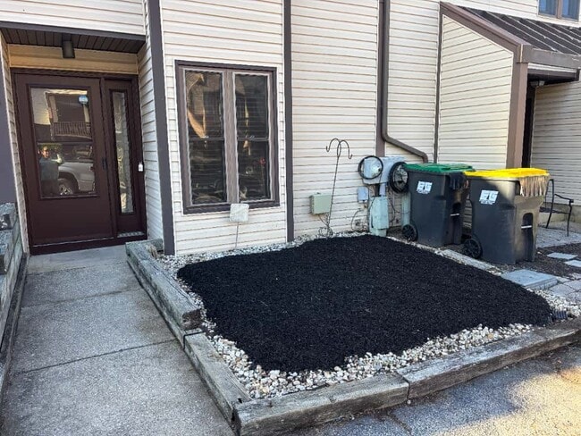 Building Photo - 3226 Brookline Rd