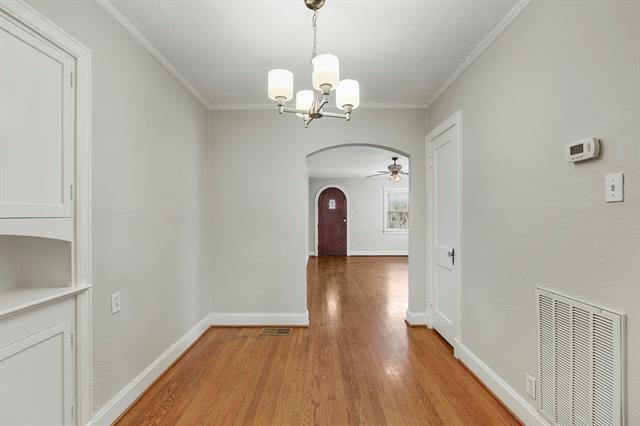 Building Photo - 5924 La Vista Dr