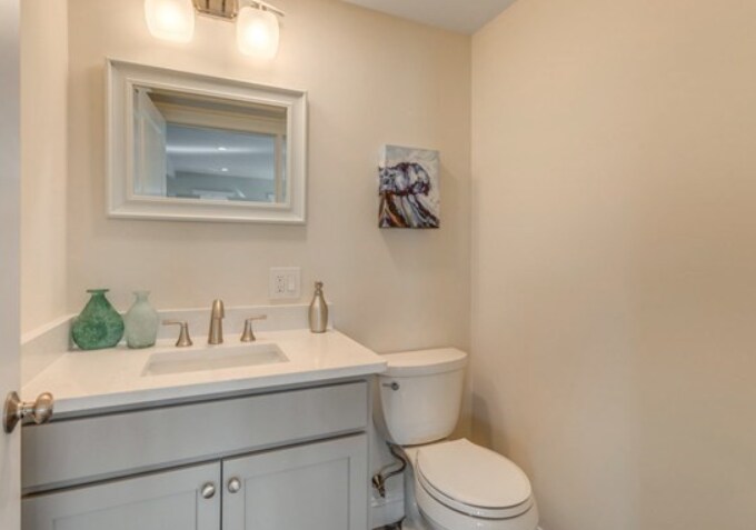 Building Photo - 107 Warren St