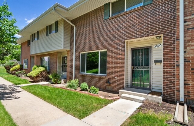 Building Photo - 3806 S Yosemite St