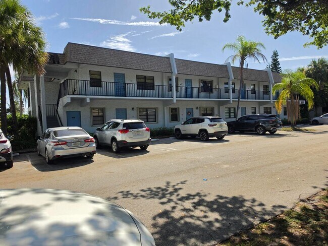 Building Photo - 440 Canal Point S