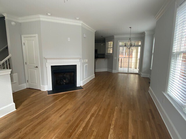 Building Photo - 2 Bedroom 3.5 Bath