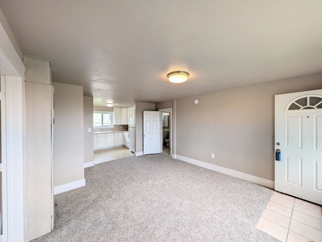 Building Photo - 1Bd/1Ba Everett Condo