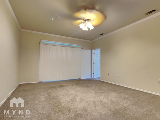 Building Photo - 115 Ranier Ln