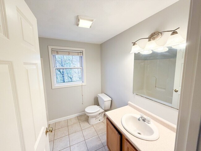 Building Photo - 14 Eastern Ave