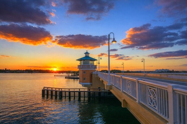 Building Photo - 141 Waterside Dr