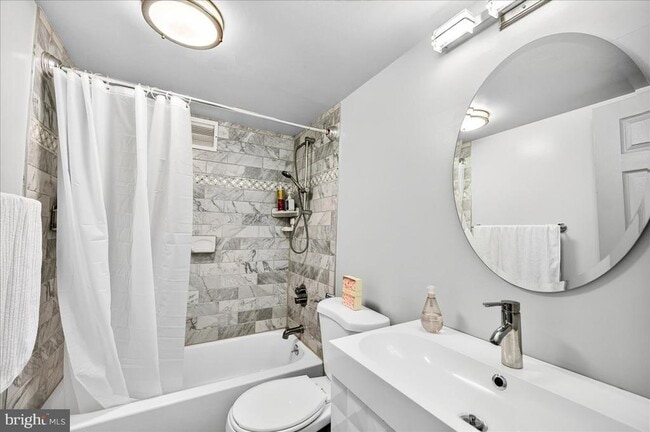 Building Photo - 4420 Briarwood Ct N