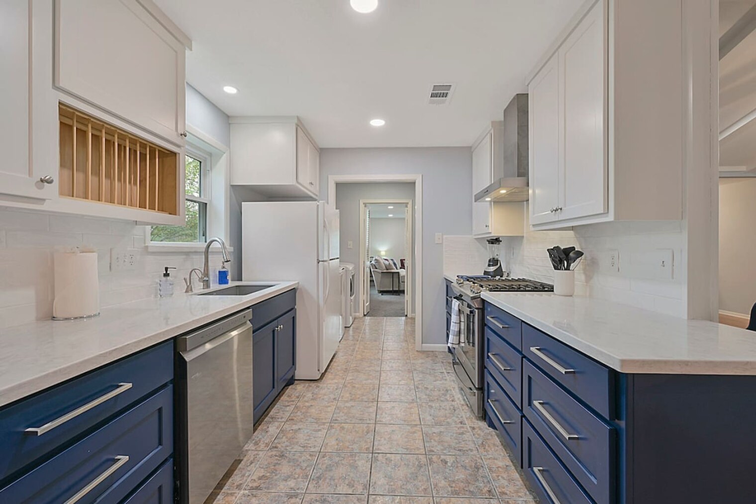 Building Photo - 1909 Langford St